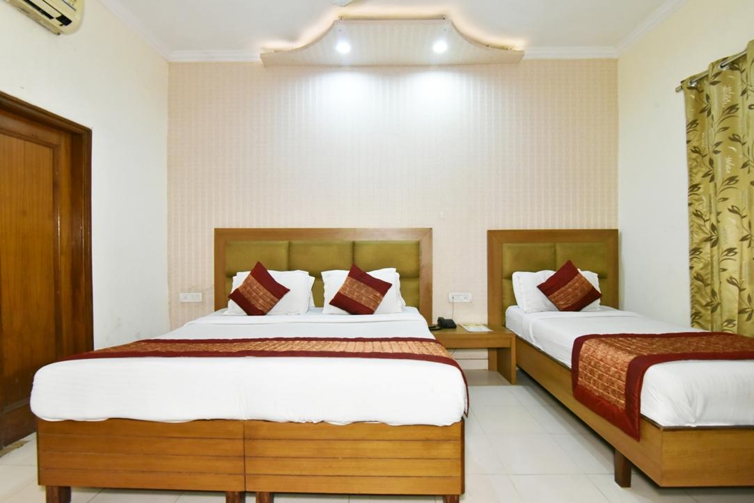 Hotel B-Comfort Amritsar Extérieur photo