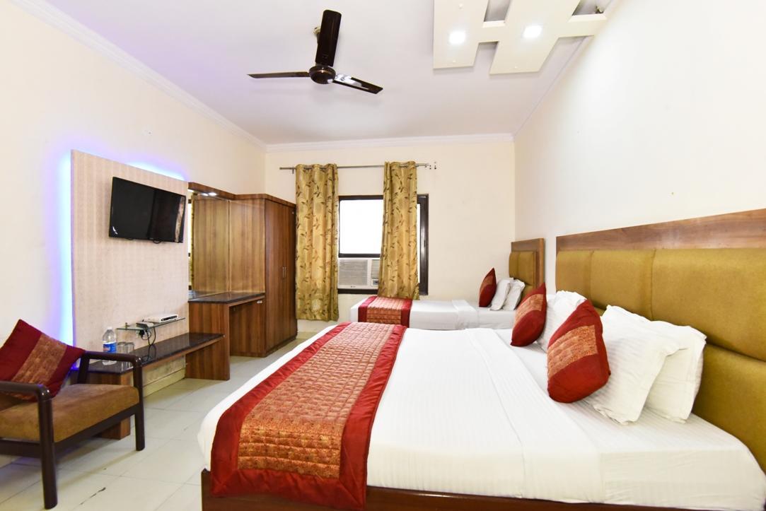 Hotel B-Comfort Amritsar Extérieur photo
